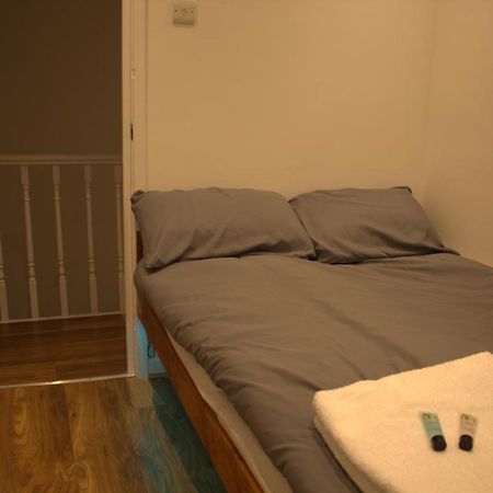Central Serviced Apartments - Two Bedroom Apartment Кардіфф Екстер'єр фото