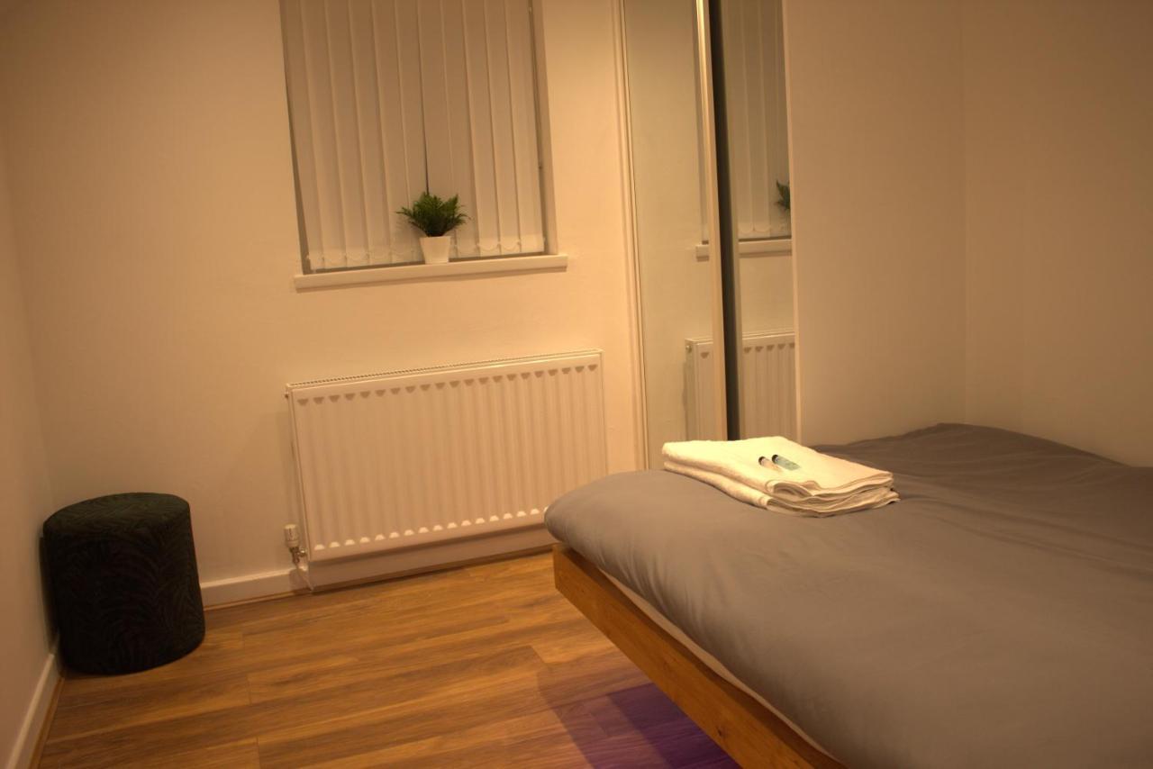 Central Serviced Apartments - Two Bedroom Apartment Кардіфф Екстер'єр фото