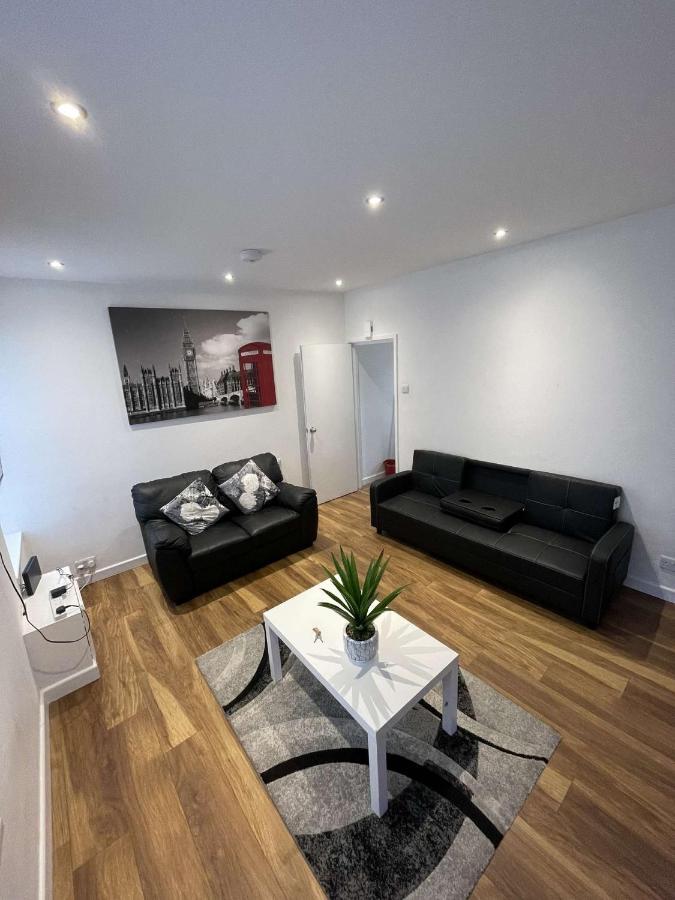 Central Serviced Apartments - Two Bedroom Apartment Кардіфф Екстер'єр фото